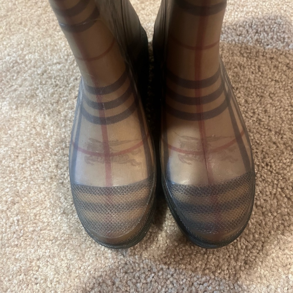Womens Burberry rainboots